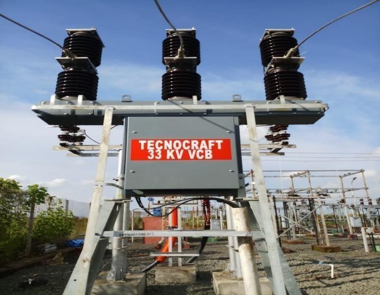 mixed vegetable salad in a mason jar.